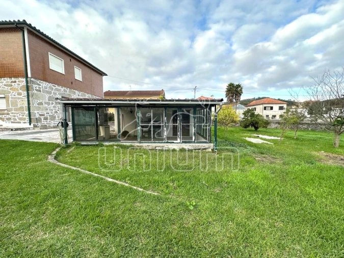 Moradia T4 para Venda em Vila de Punhe Foto 3