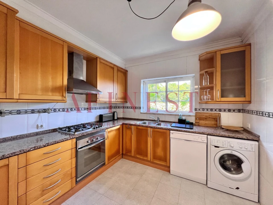 Apartamento T2 para Arrendamento em Santa Maria e São Miguel, São Martinho, São Pedro Penaferrim Foto 1