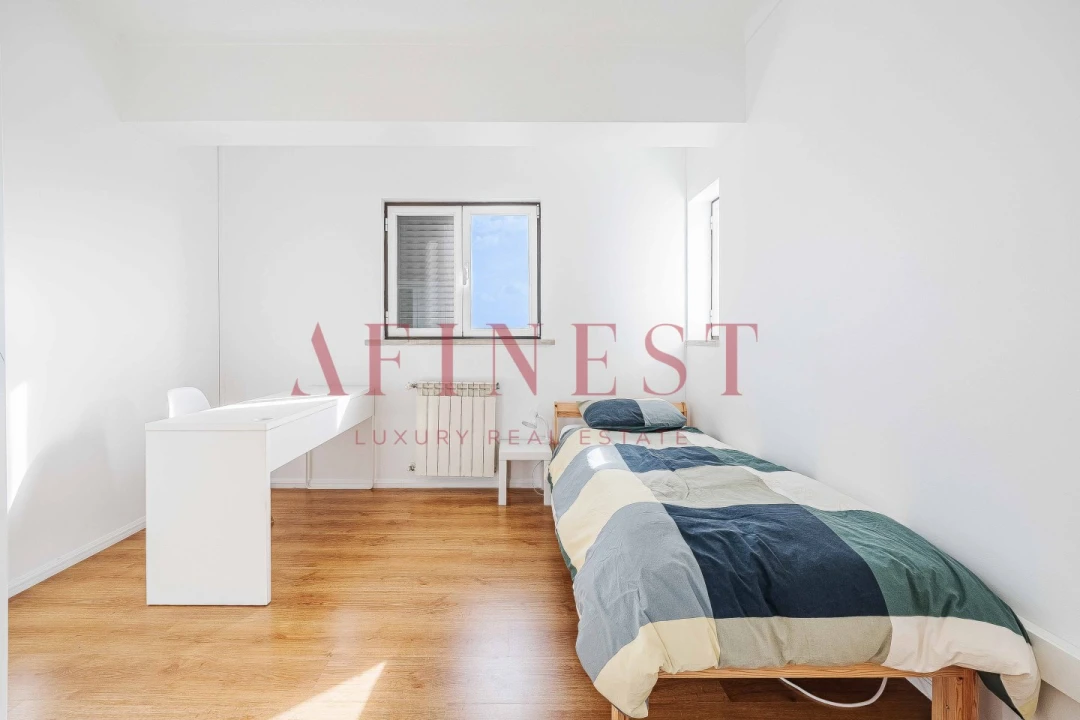 Moradia T4 para Venda em Porto Salvo Foto 44