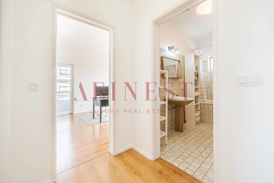 Moradia T4 para Venda em Porto Salvo Foto 54