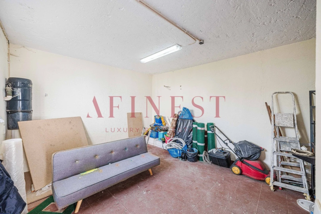 Moradia T4 para Venda em Porto Salvo Foto 66