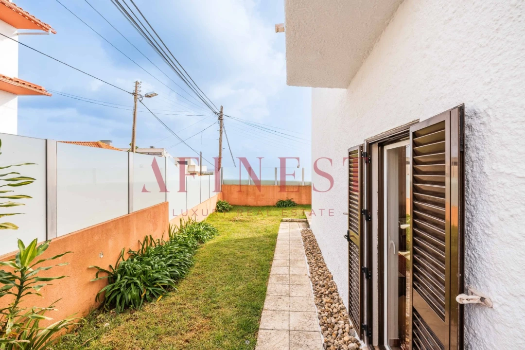 Moradia T4 para Venda em Porto Salvo Foto 71