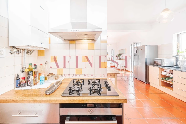 Moradia T4 para Venda em Porto Salvo Foto 3