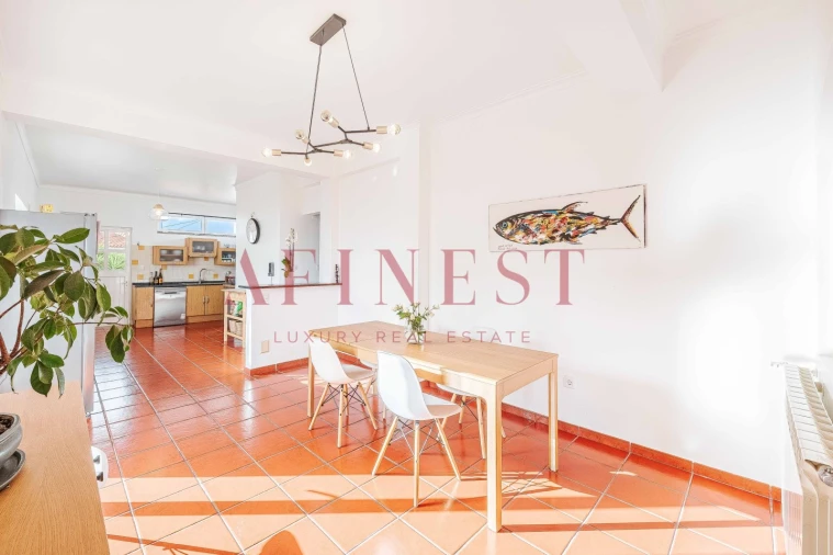 Moradia T4 para Venda em Porto Salvo Foto 13