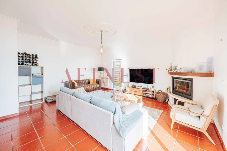 Moradia T4 para Venda em Porto Salvo Foto 15