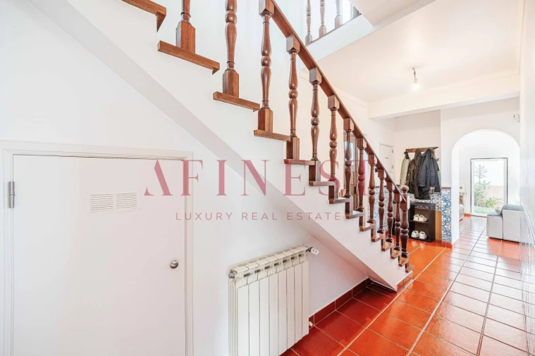 Moradia T4 para Venda em Porto Salvo Foto 22