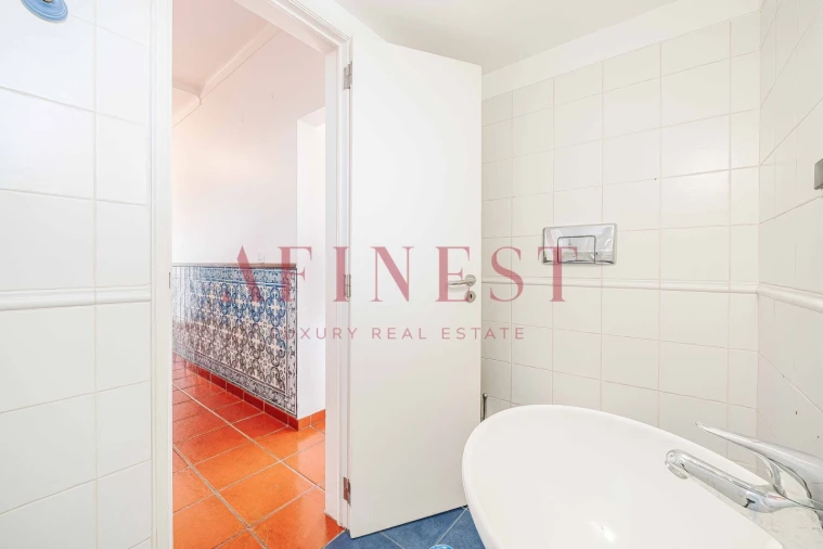 Moradia T4 para Venda em Porto Salvo Foto 27