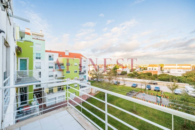 Apartamento T4 para Venda em Alcochete Foto 7