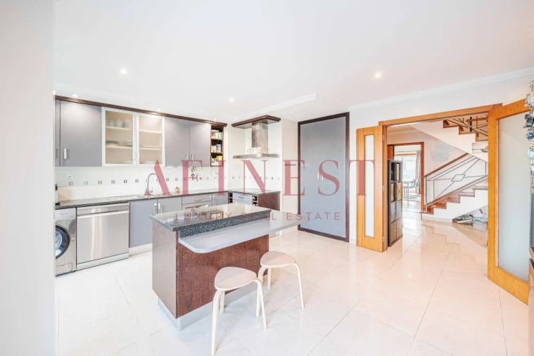 Apartamento T4 para Venda em Alcochete Foto 9