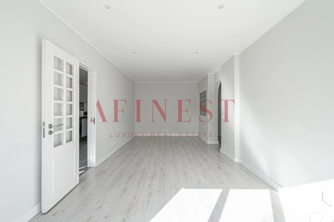 Apartamento T2 para Arrendamento em Carcavelos e Parede Foto 1