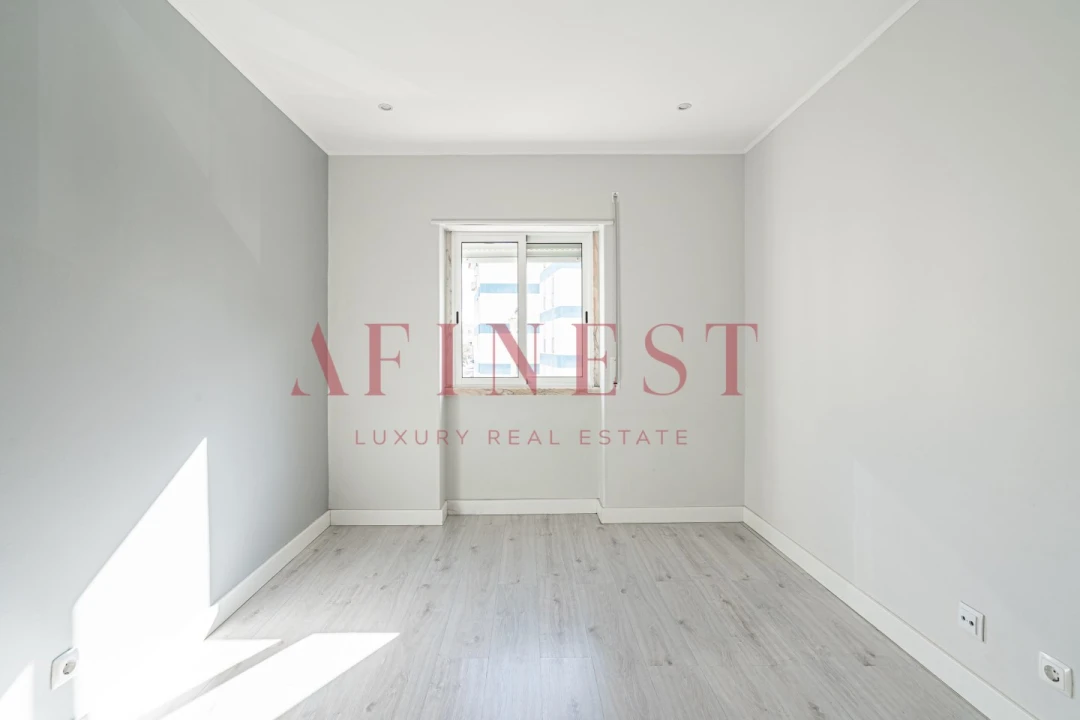 Apartamento T2 para Arrendamento em Carcavelos e Parede Foto 11