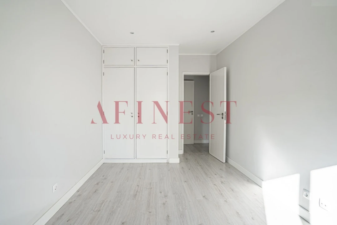 Apartamento T2 para Arrendamento em Carcavelos e Parede Foto 15