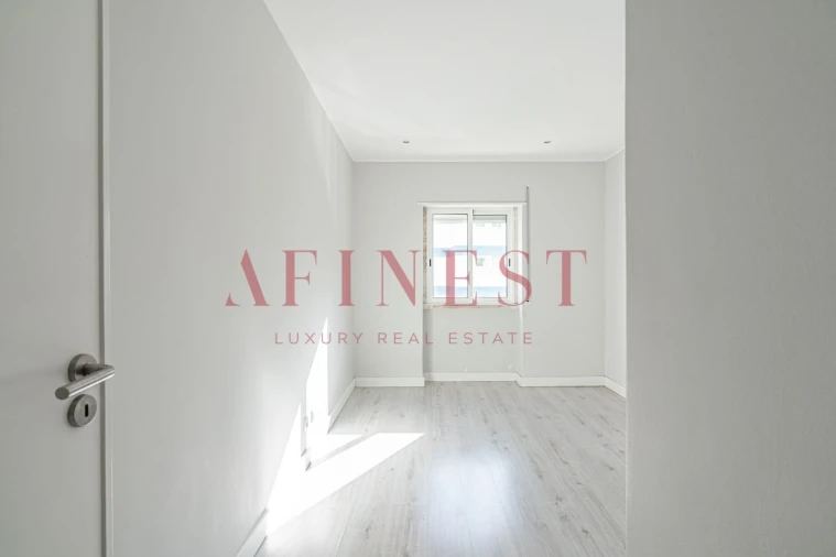 Apartamento T2 para Arrendamento em Carcavelos e Parede Foto 13