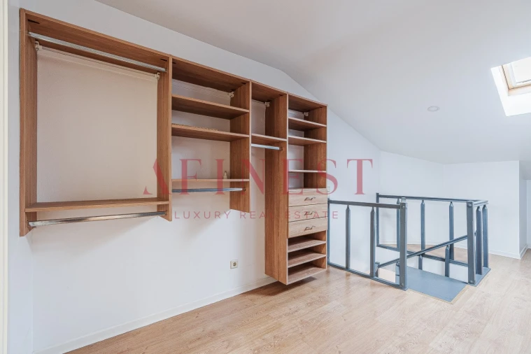 Apartamento T3 para Arrendamento em Santa Maria e São Miguel, São Martinho, São Pedro Penaferrim Foto 30