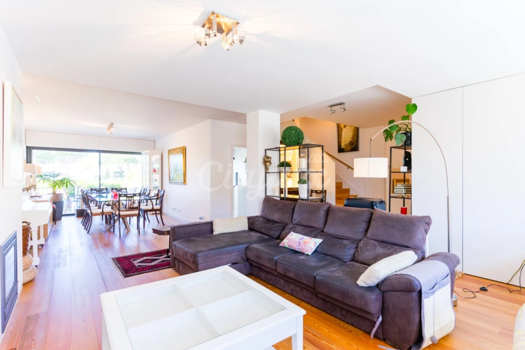 Moradia T6 para Venda em Alcabideche Foto 3