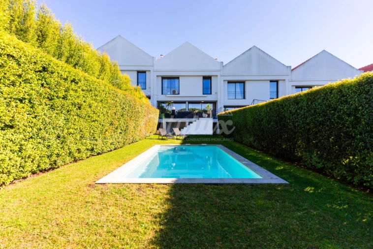 Moradia T6 para Venda em Alcabideche Foto 2