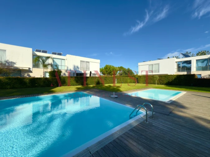 Moradia T3 para Arrendamento em Charneca de Caparica e Sobreda Foto 10