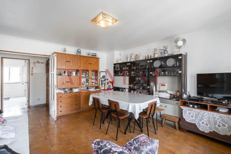 Apartamento T3 para Venda em Carcavelos e Parede Foto 4