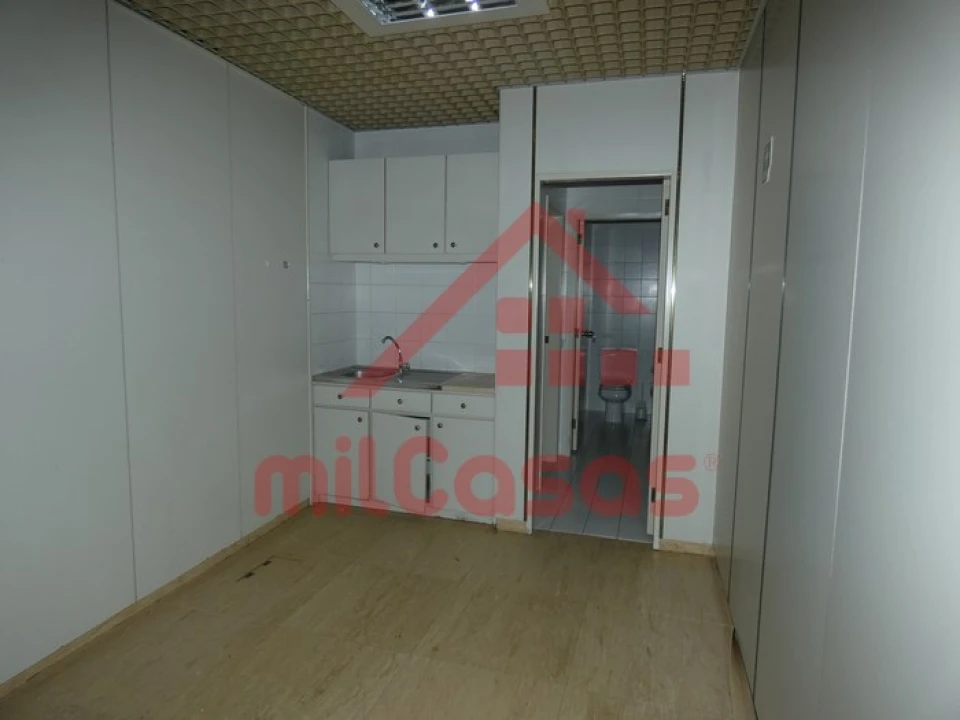 Loja para Venda em A dos Cunhados e Maceira Foto 17