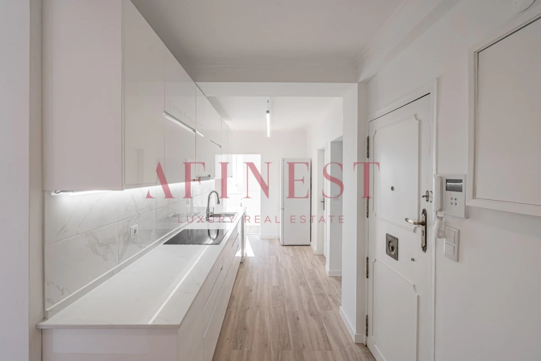 Apartamento T4 para Arrendamento em Almada, Cova da Piedade, Pragal e Cacilhas Foto 3