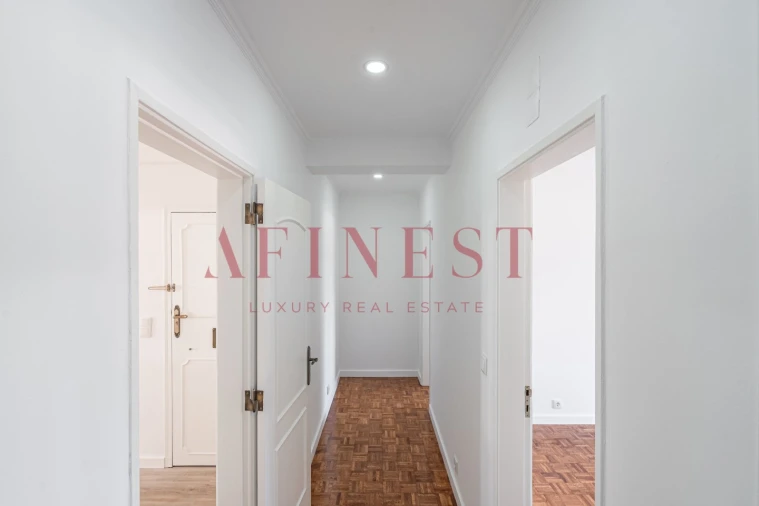 Apartamento T4 para Arrendamento em Almada, Cova da Piedade, Pragal e Cacilhas Foto 14