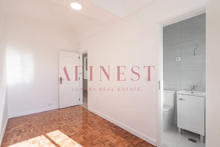 Apartamento T4 para Arrendamento em Almada, Cova da Piedade, Pragal e Cacilhas Foto 28