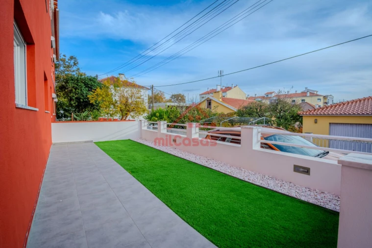 Apartamento T2 para Venda em Venda do Pinheiro e Santo Estêvão das Galés Foto 3