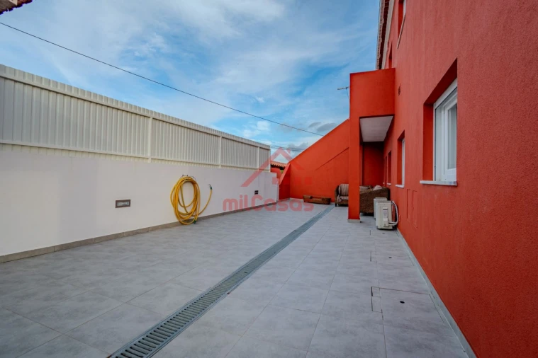 Apartamento T2 para Venda em Venda do Pinheiro e Santo Estêvão das Galés Foto 9