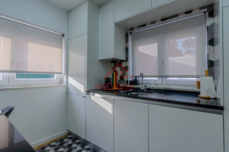 Apartamento T2 para Venda em Venda do Pinheiro e Santo Estêvão das Galés Foto 15