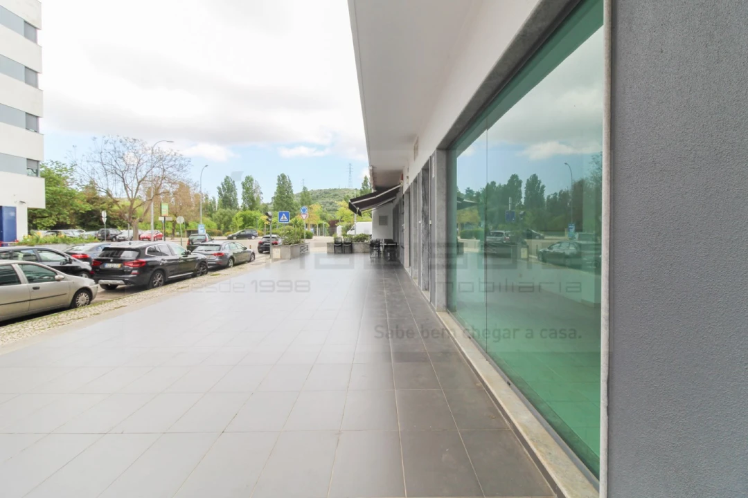 Loja para Venda em Odivelas Foto 1