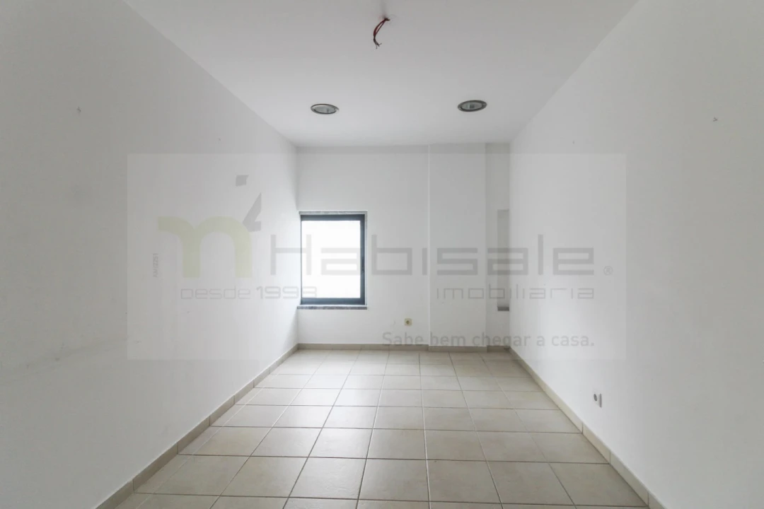 Loja para Venda em Odivelas Foto 13