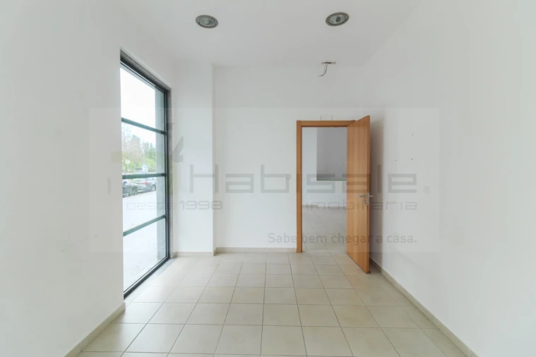 Loja para Venda em Odivelas Foto 7