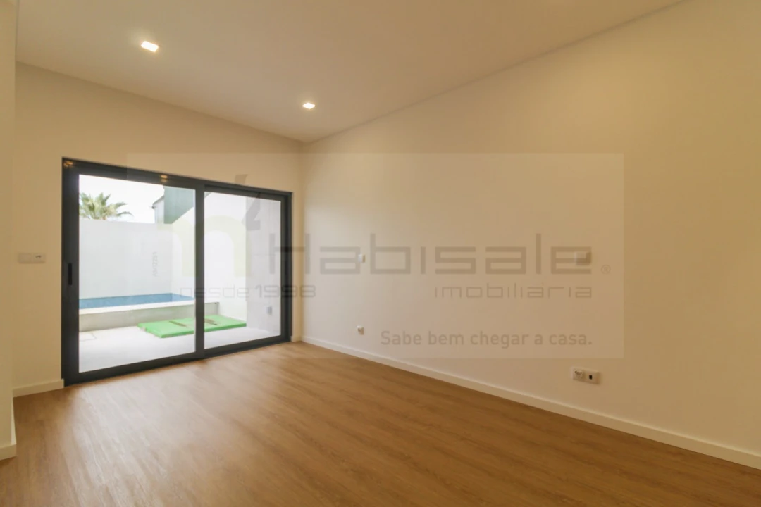 Moradia T5 para Venda em Loures Foto 57