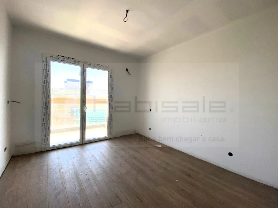 Apartamento T4 para Venda em Carnaxide e Queijas Foto 22