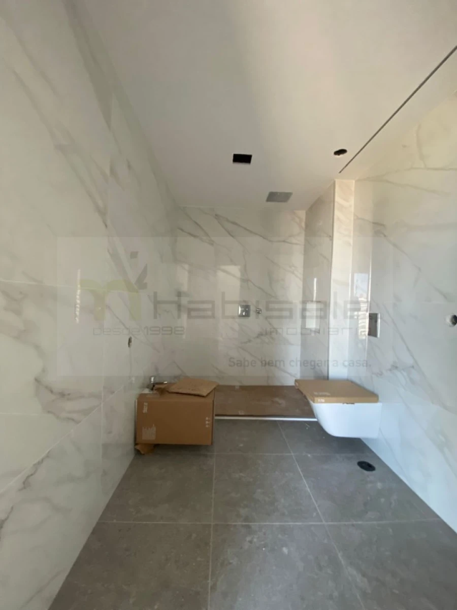 Apartamento T4 para Venda em Carnaxide e Queijas Foto 28