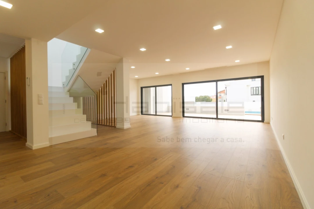 Moradia T4 para Venda em Loures Foto 20