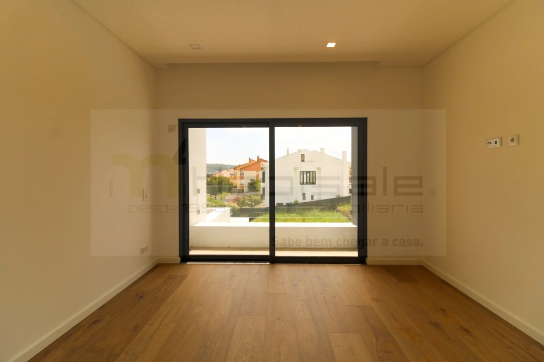 Moradia T4 para Venda em Loures Foto 35