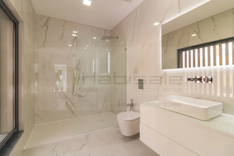 Moradia T4 para Venda em Loures Foto 49