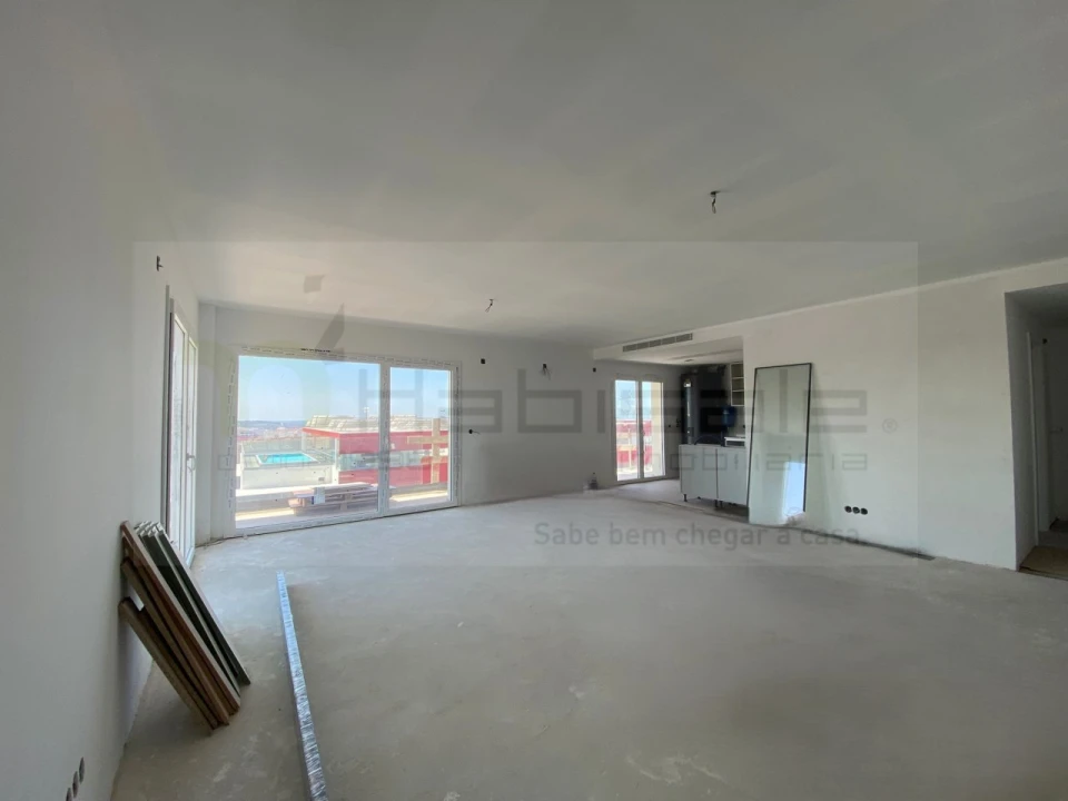 Apartamento T4 para Venda em Carnaxide e Queijas Foto 17
