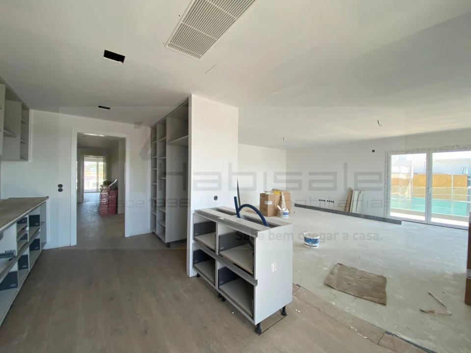 Apartamento T4 para Venda em Carnaxide e Queijas Foto 19