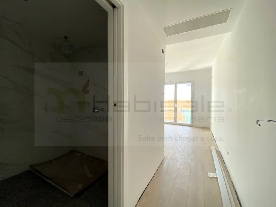 Apartamento T4 para Venda em Carnaxide e Queijas Foto 32