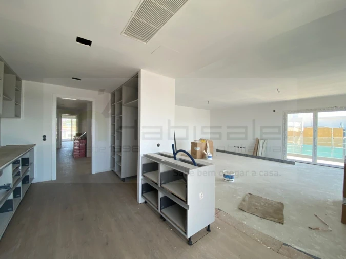 Apartamento T4 para Venda em Carnaxide e Queijas Foto 19