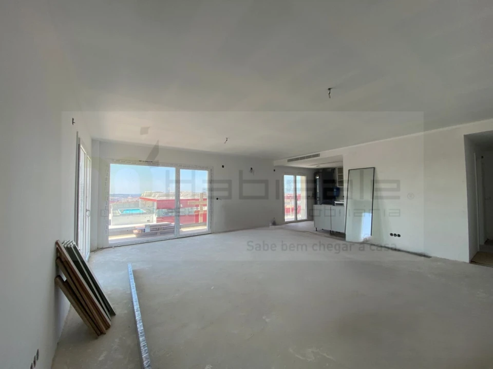 Apartamento T4 para Venda em Carnaxide e Queijas Foto 17