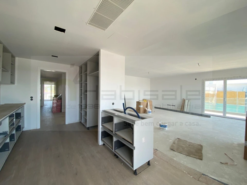 Apartamento T4 para Venda em Carnaxide e Queijas Foto 19