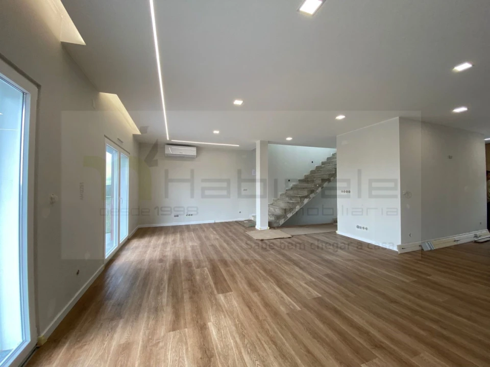 Moradia T3 para Venda em Almargem do Bispo, Pêro Pinheiro e Montelavar Foto 7