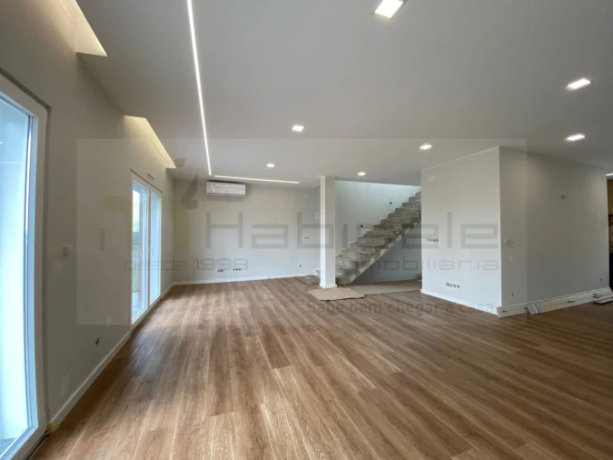 Moradia T3 para Venda em Almargem do Bispo, Pêro Pinheiro e Montelavar Foto 7