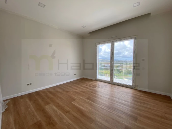 Moradia T3 para Venda em Almargem do Bispo, Pêro Pinheiro e Montelavar Foto 32