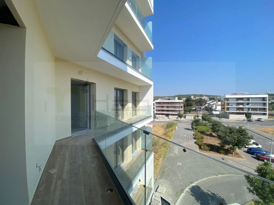 Apartamento T3 para Venda em Carnaxide e Queijas Foto 31