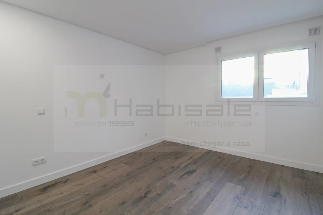 Apartamento T3 para Venda em Laranjeiro e Feijó Foto 18