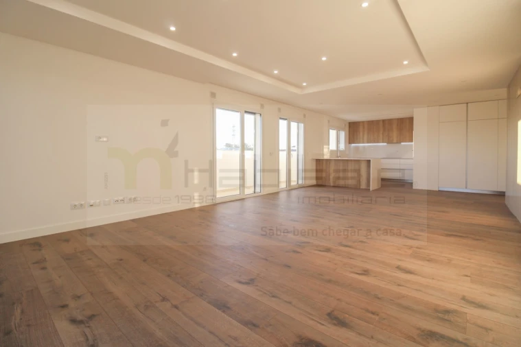 Apartamento T3 para Venda em Laranjeiro e Feijó Foto 3